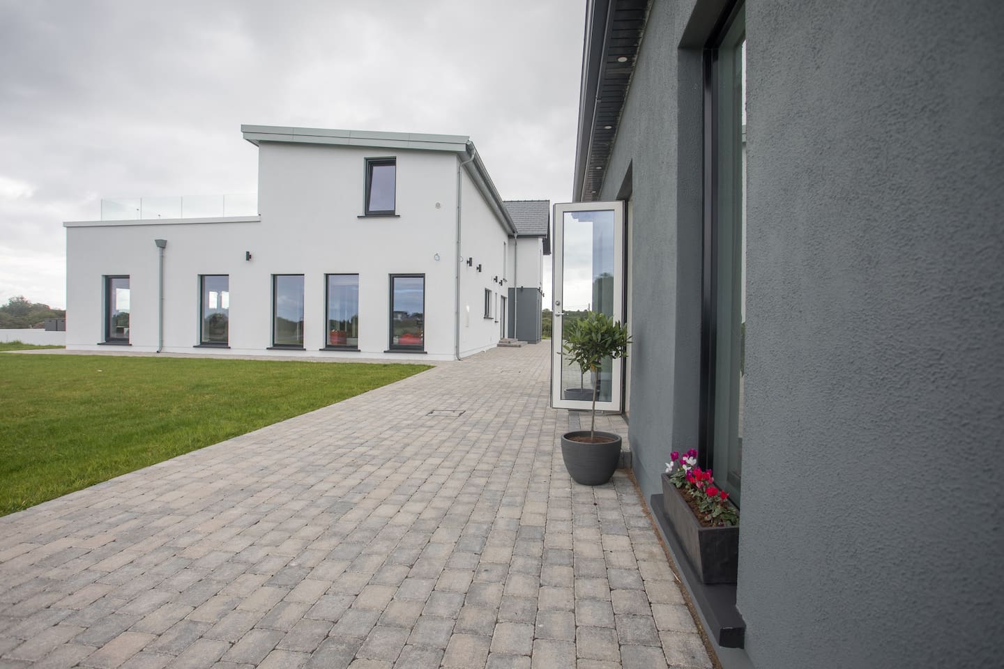 Barna Garden Suite Guest Suites For Rent In County Galway