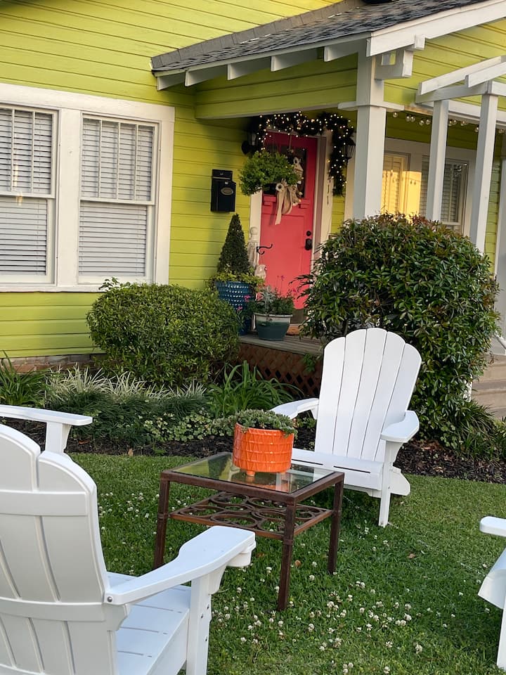 Charming Mayhaw Place on Historic Short 7th Ave. Cottages for Rent in