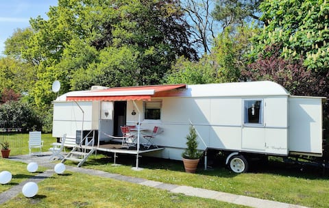 Vacation in a showman's caravan near the North Sea