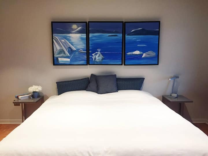 Second bedroom with ensuite bathroom;
room can be configured to be a king size bed or two single