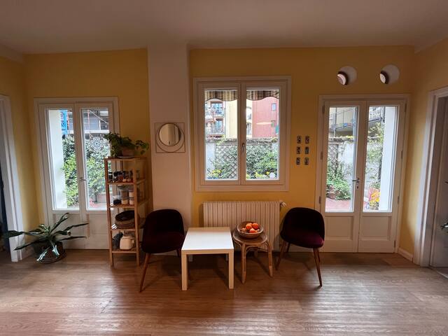 Stylish and spacious apartment in picturesque area gallery image 3