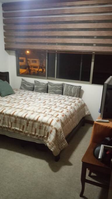 Habitación privada, sol todo el día