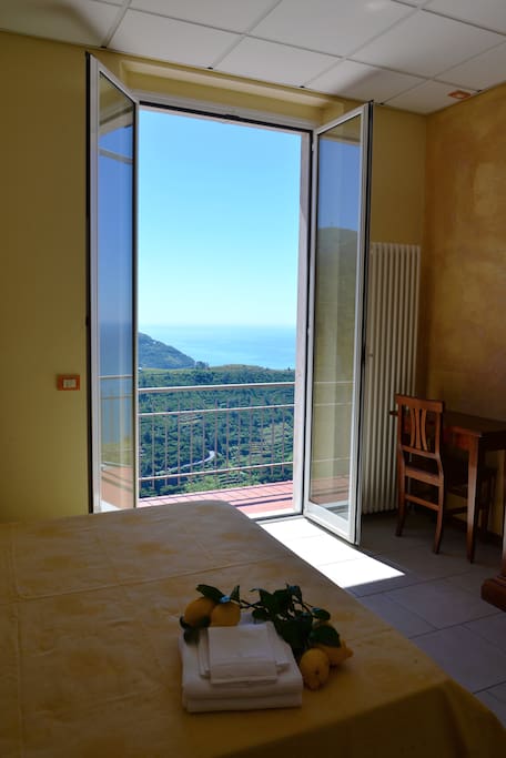 Vista dall'interno della camera