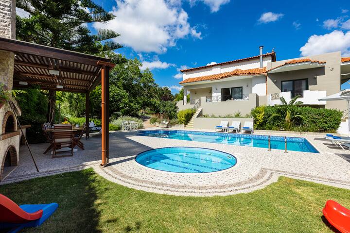 Alonia Villa, Refined Living with 50m²Private Pool
