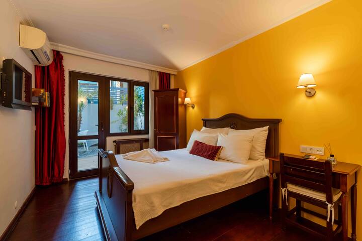 Unique Private Garden Suite at Old City lstanbul gallery image 3