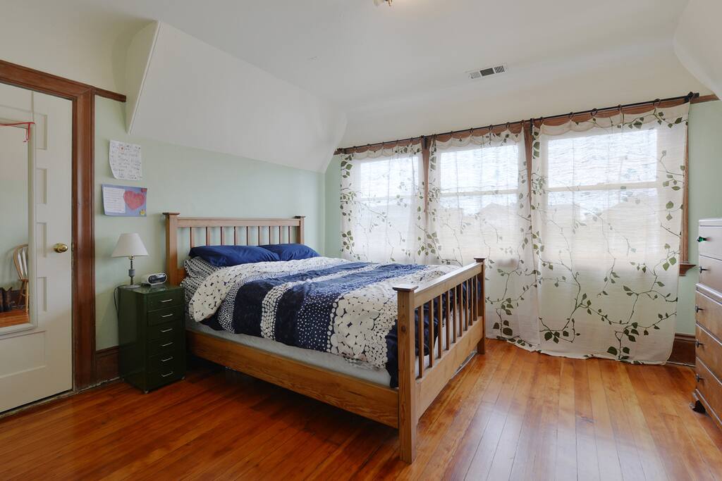 The front bedroom (queen bed)