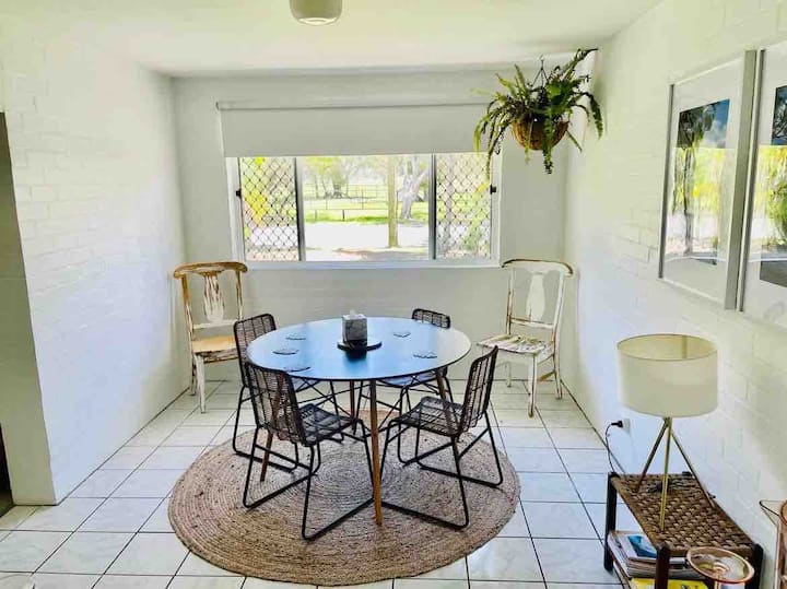 BEACH escape
ground floor apartment.300m to beach