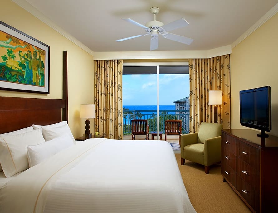 Bedroom w/ lanai