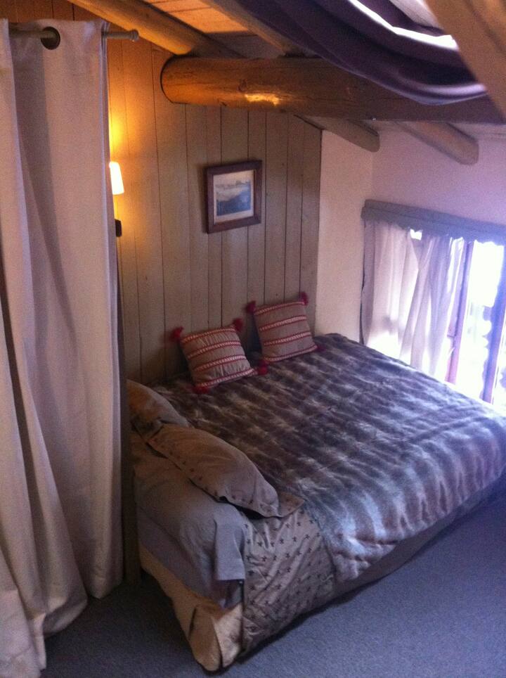 Chambre N°2 (lit 140 et lit simple)