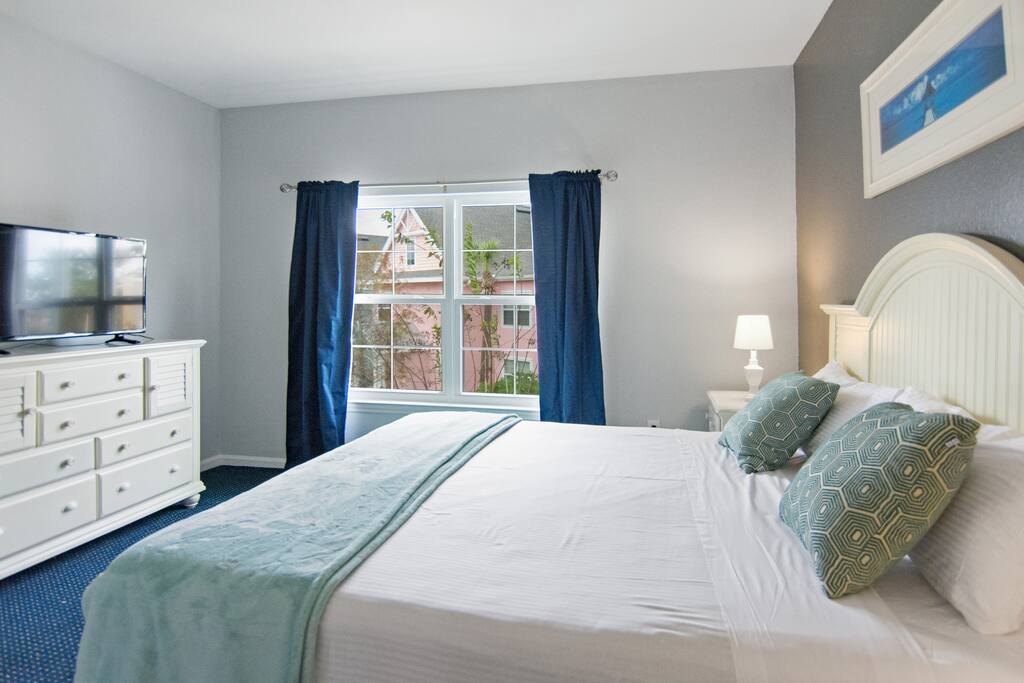 Master king size bedroom