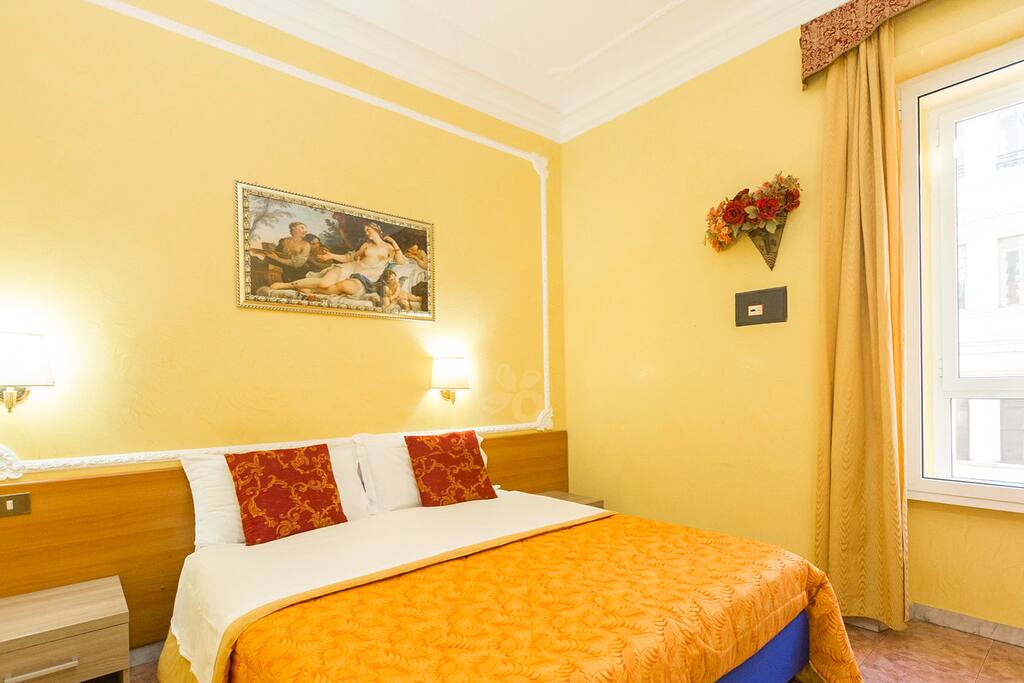 Double room with private bathroom