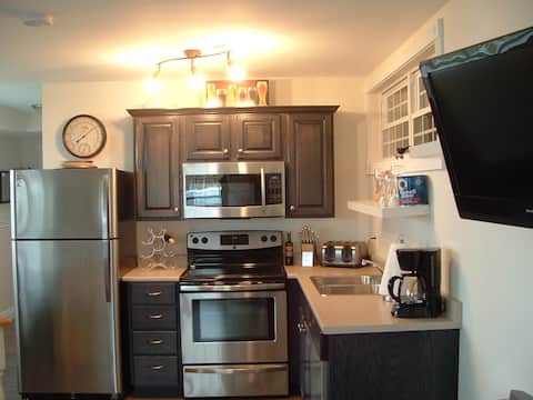 Top Airbnb: Tranquility Cove Beach Suite, Georgetown, P.E.I in Three Rivers