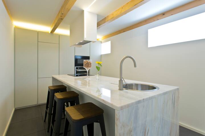 3 Ensuites Flat(150m2) • Wash/dryer • AC • Parking gallery image 4