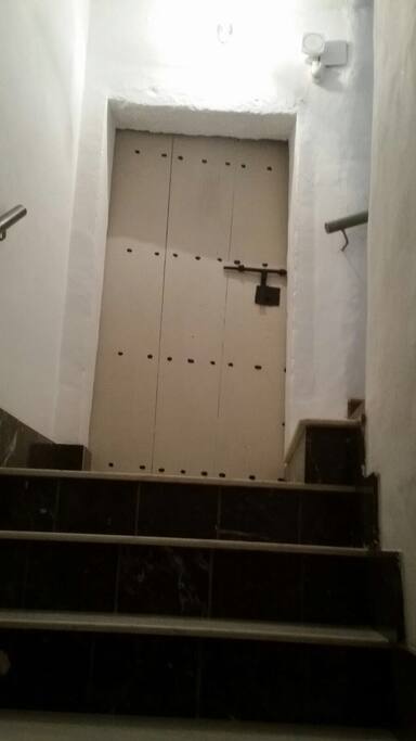 Puerta entrada Apartamento 1A