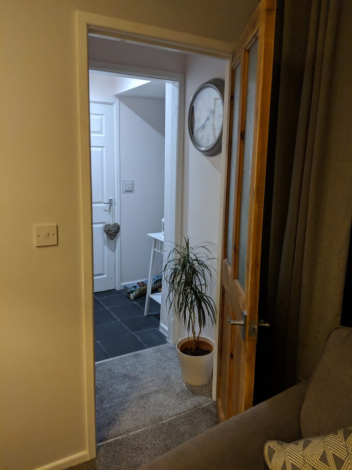 Spálňa s výhľadom na chodbu