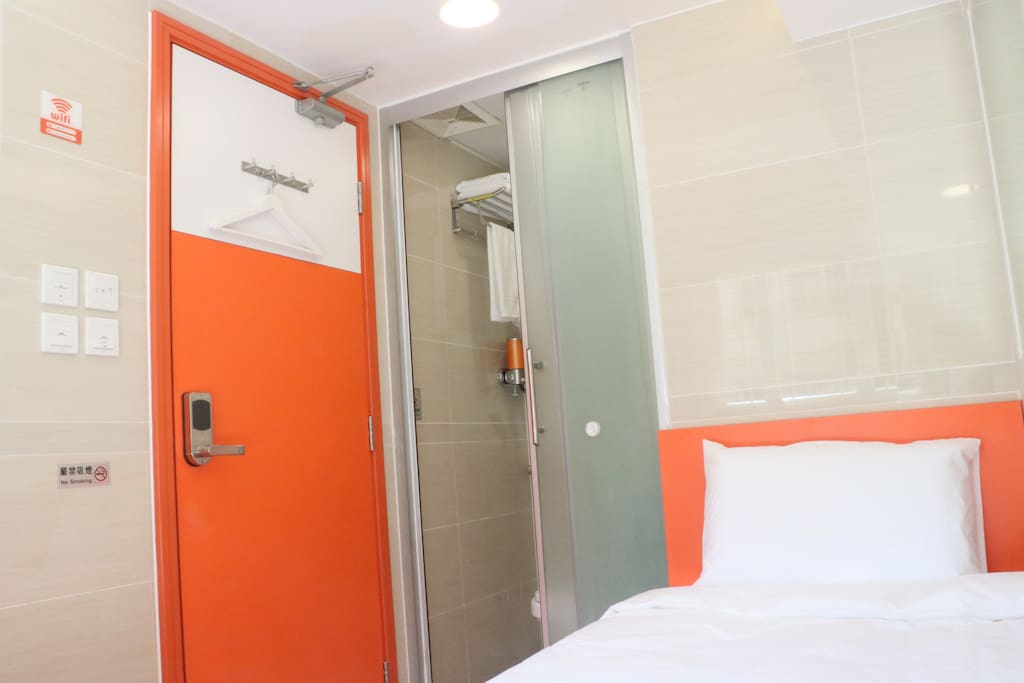 Ensuite Double/Twin Room with private shower and toilet