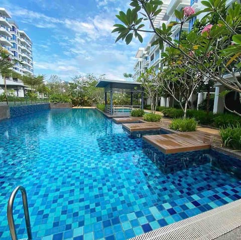 3 bedroom with pool wifi (8 pax) Muslim only
