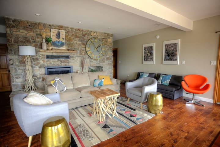Games Room - Also provides extra sleeping with a Queen Sofabed, 2 Single Sofabeds, and blackout curtains.