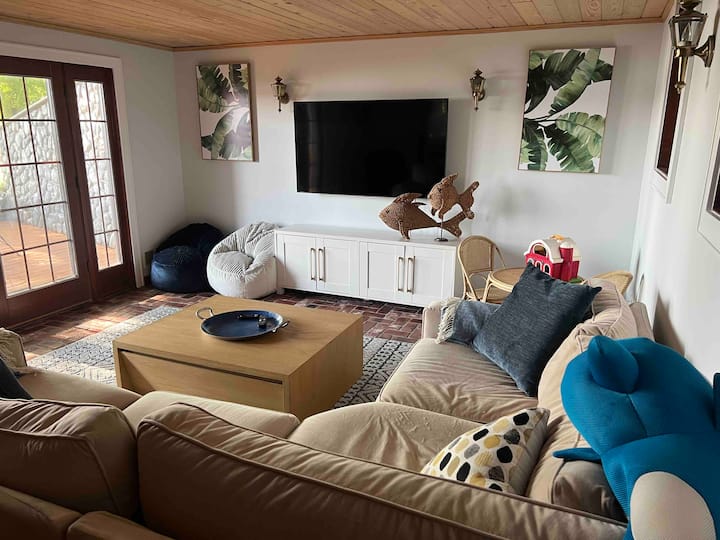 Lakefront Home In Beautiful Sister Lakes! - Berrien Springs, MI