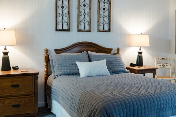 Master bedroom with queen bed