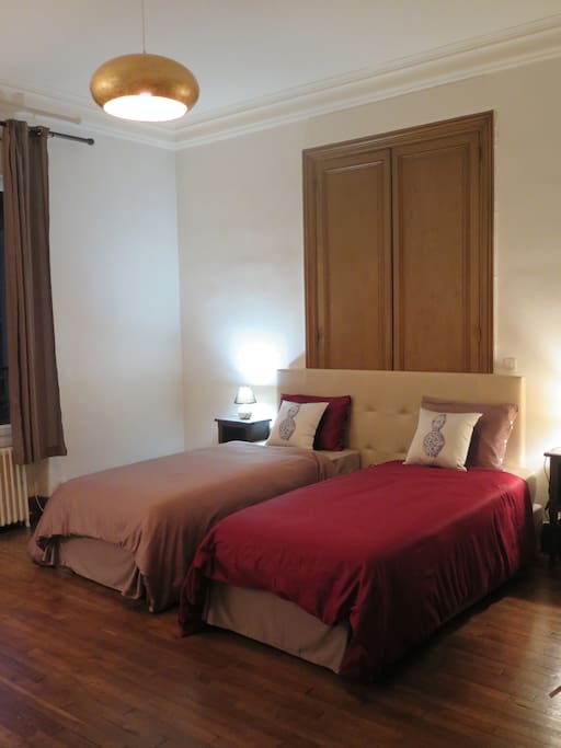 Chambre avec 2 Lits de 90*200/ Bedroom with twin beds