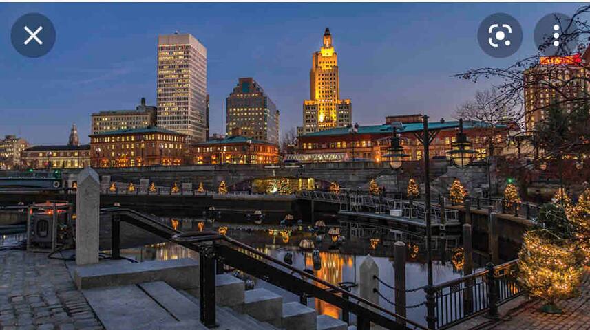 NEW Heated Pool Hot Tub ! 13 Bed 3 Bath Downtown ! gallery image 4