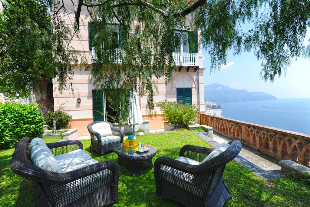 AMALFI "Casa Escher" WITH SEA VIEW Houses for Rent in Amalfi