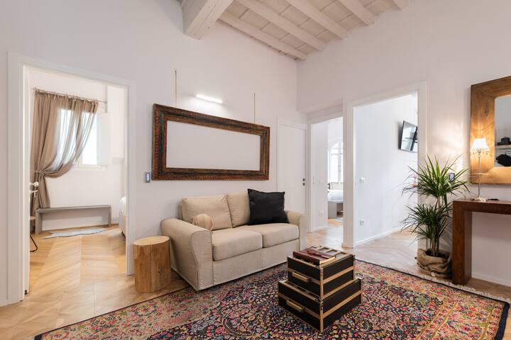 TO ENJOY AT THE CHARMING FLAT IN BORGO DEI GRECI gallery image 3