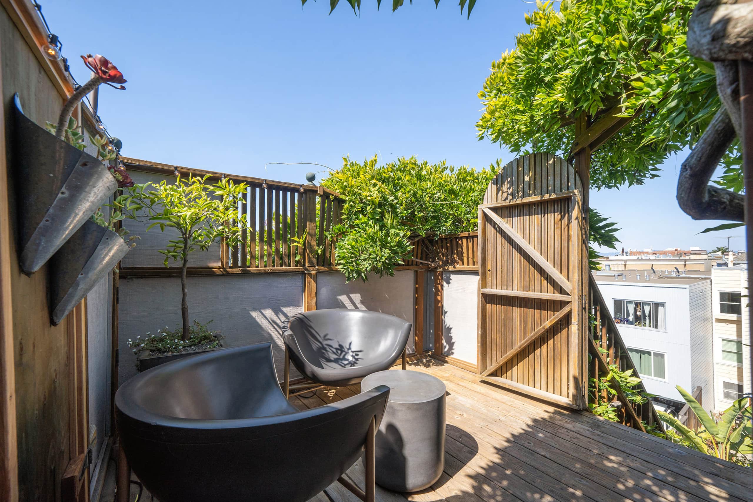 Home in San Francisco · ★4.95 · 1 bedroom · 2 beds · 1 bath - Image 29