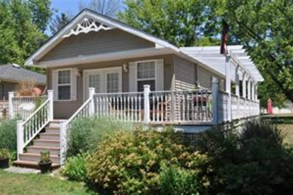 New Buffalo Michigan Beach House! Bungalows for Rent in New Buffalo