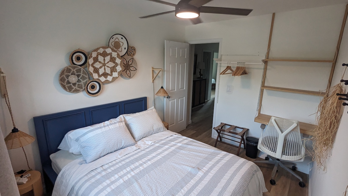 Bedroom 4 - queen bed