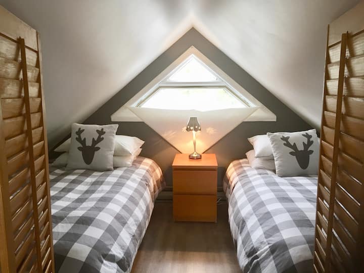 Habitación altillo, 2 camas individuales 