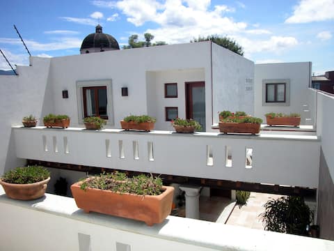Popular Airbnb listing: La Fe Suites apartment 1 in Oaxaca De Juárez