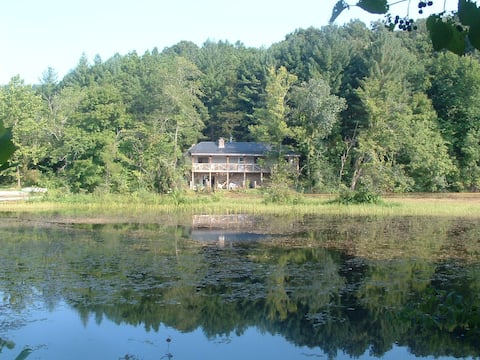 Beaver Lake House-Welcome to Social Distance Land!