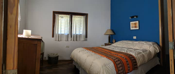 Bedroom 2 (En-suite bathroom, shared with Bedroom 3)