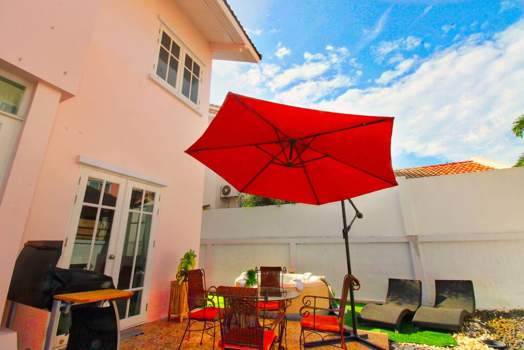 Picnic area with Jacuzzi and BBQ