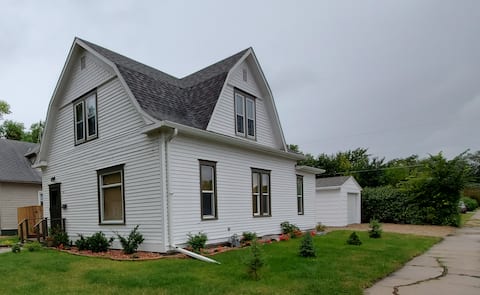 Large Beds, New World Comforts with Historic Charm