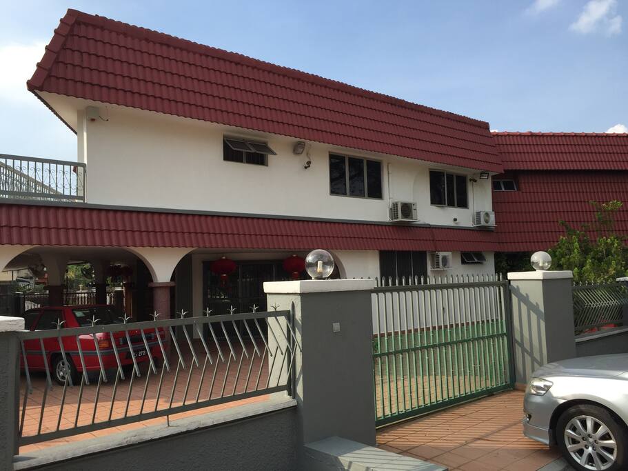 Indoor parking 7-8 cars + outdoor ample space
