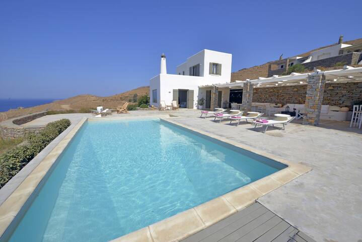 Spectacular sunset view villa gallery image 2