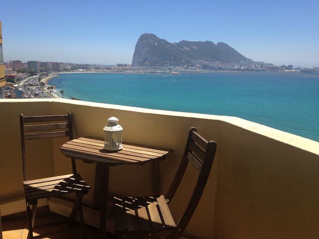 Apartment with views to three continents.