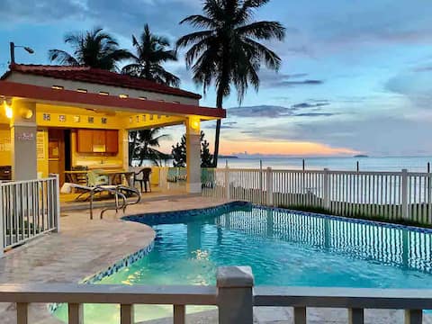 Peace and relaxation by the Caribbean sea