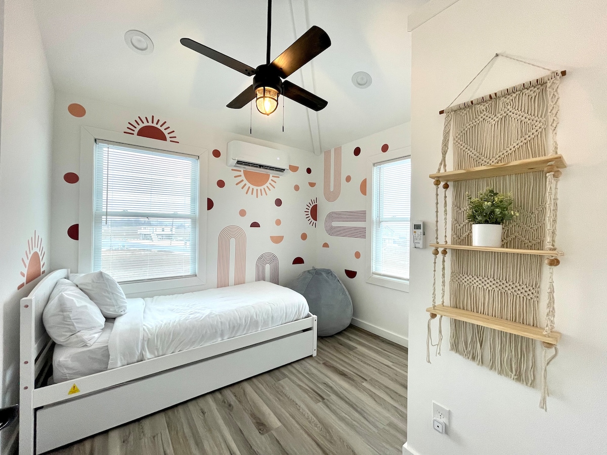 Bed Room #3- Located on 2nd Floor. Twin Bed with Twin trundle pull out.