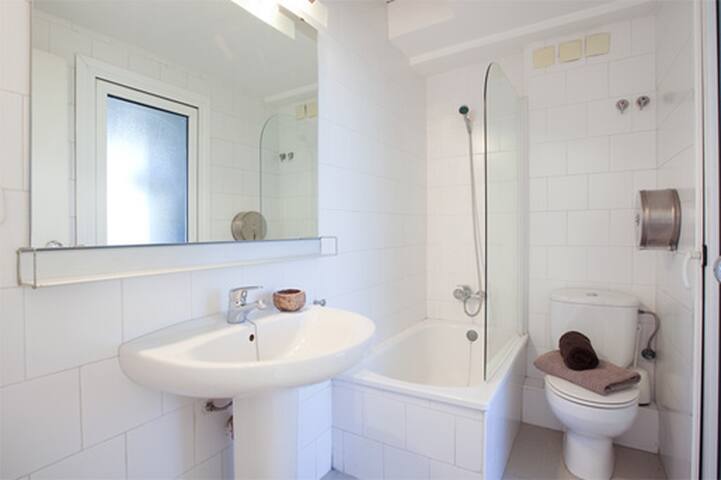 ica BEACH AREA – GREAT LOCATION – VILA OLÍMPICA!!! gallery image 3