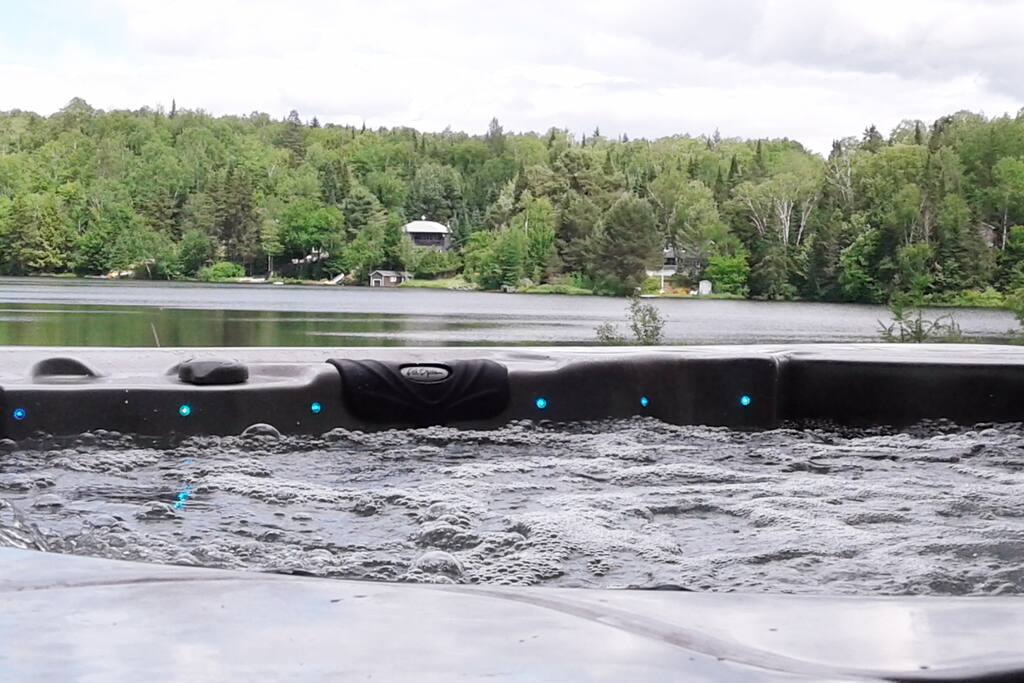 Spa avec vue sur l'eau
