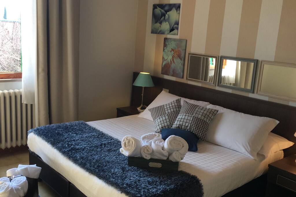 Ebony Room