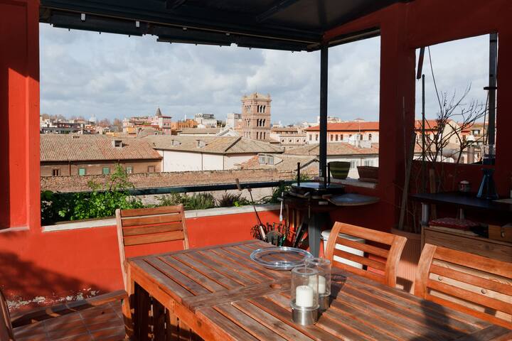 The Historic Nobleman’s Penthouse – 3 bedrooms gallery image 3