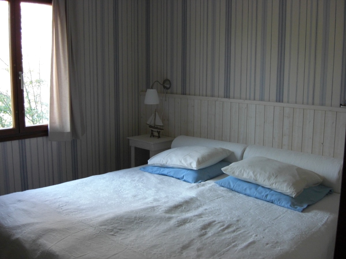 חדר שינה 3: עם 2x 1 pers. מיטה