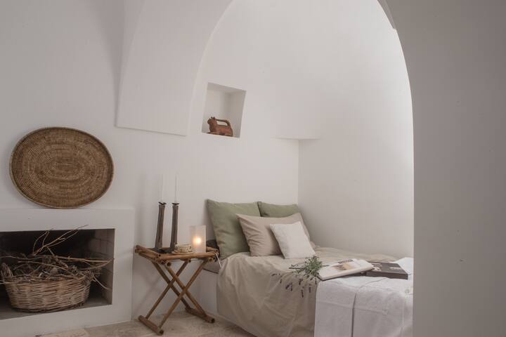 Amazing Trullo with pool. Wonderful location. gallery image 5