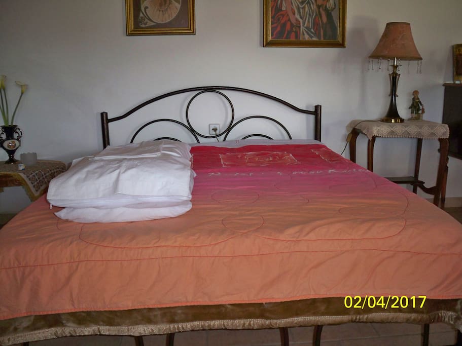 DOUBLE BED