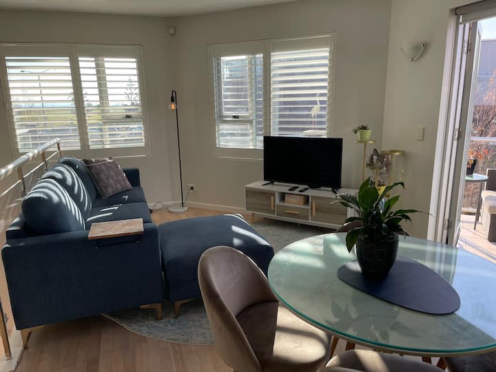 Little Venice Beachside Townhome. Water Views. - Bayside City